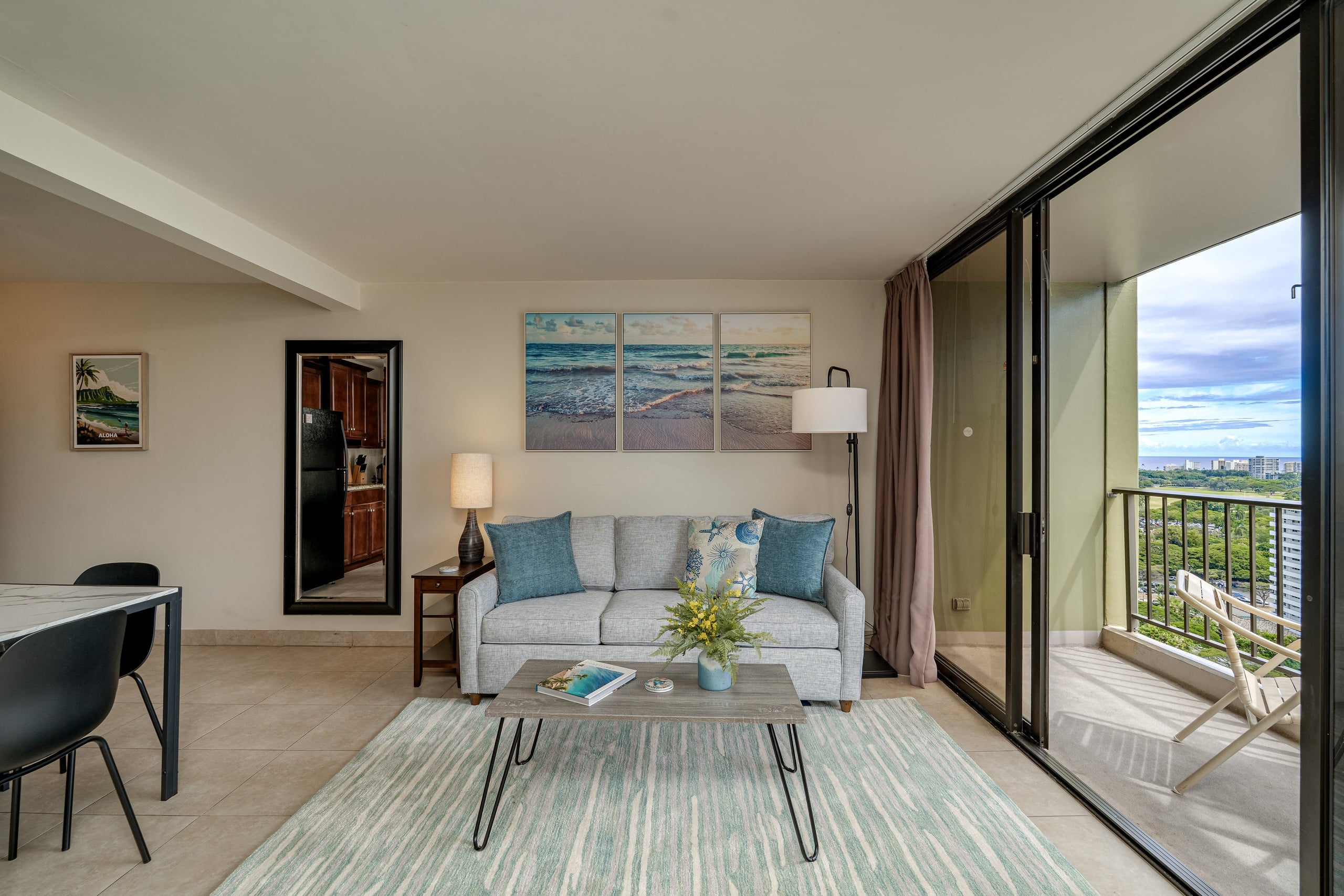 Condo in Honolulu · ★4.67 · 1 bedroom · 2 beds · 1 private bath - Image 2