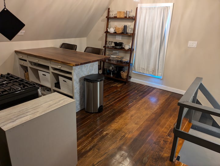 Mke Lincoln Village Studio - Milwaukee, WI