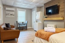 Cozy One-Bedroom Studio in downtown EVV