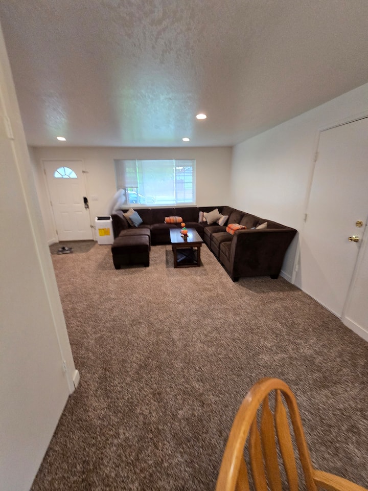 Uptown 35 ! - Mount Vernon, WA