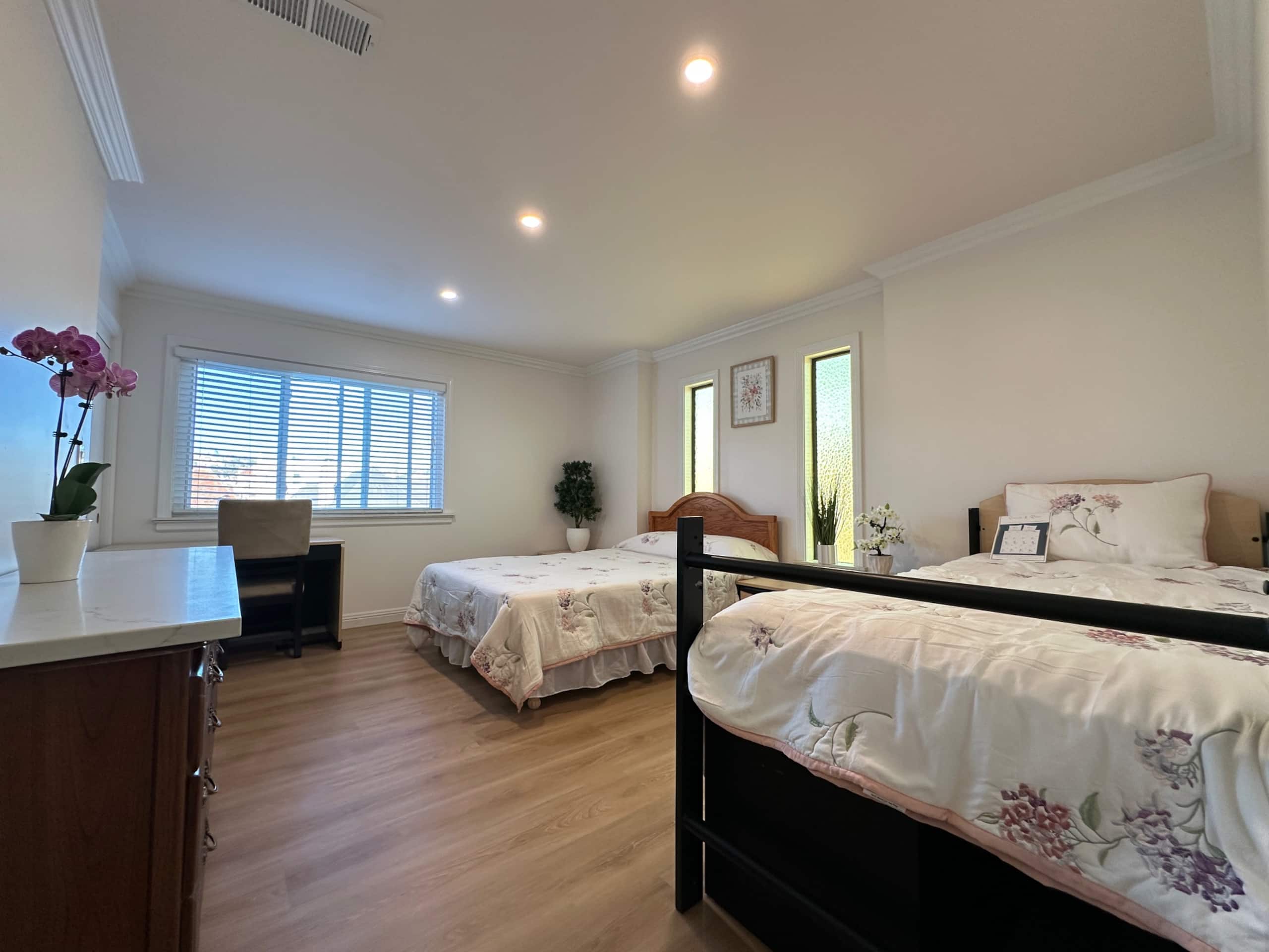 Home in San Francisco · ★4.81 · 4 bedrooms · 6 beds · 2 baths - Image 7