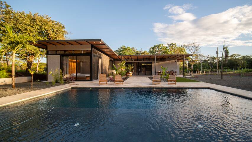 New Luxury privacy Villa, large pool Playa Grande.
