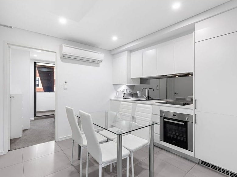 Top performing Airbnb: Darling Harbour Apartment Pyrmont in Pyrmont