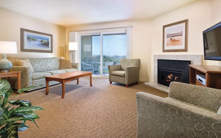 Spacious Surfside Sleeps 4-5 - Ocean Park, WA