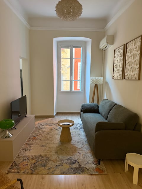 Successful Airbnb property: Bright and stylish 2-bedroom apartment in the heart of old Bastia in Bastia