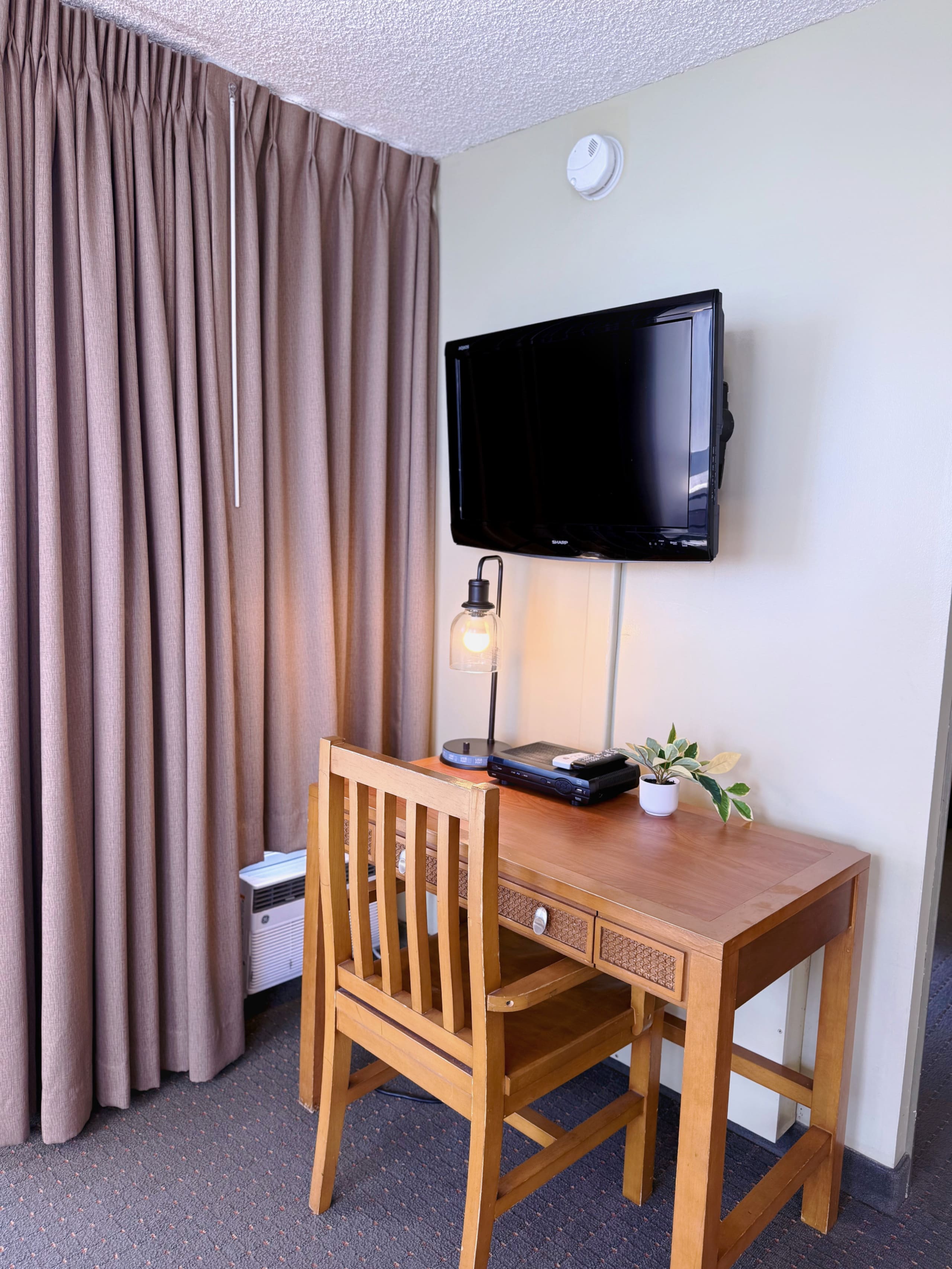 31FL-High Floor Oceanview-Waikiki-1BR-Near Beach! - Image 11