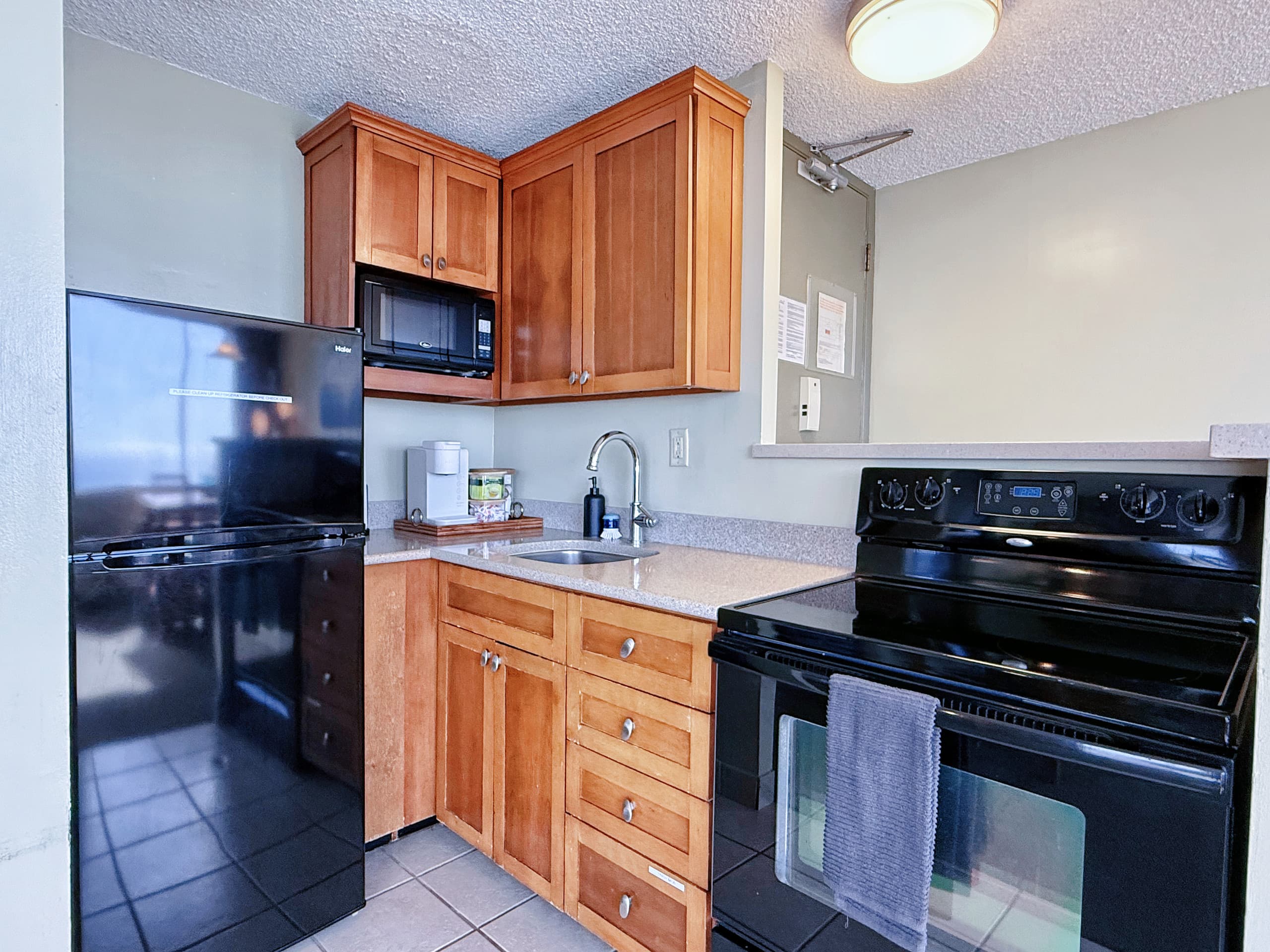31FL-High Floor Oceanview-Waikiki-1BR-Near Beach! - Image 17