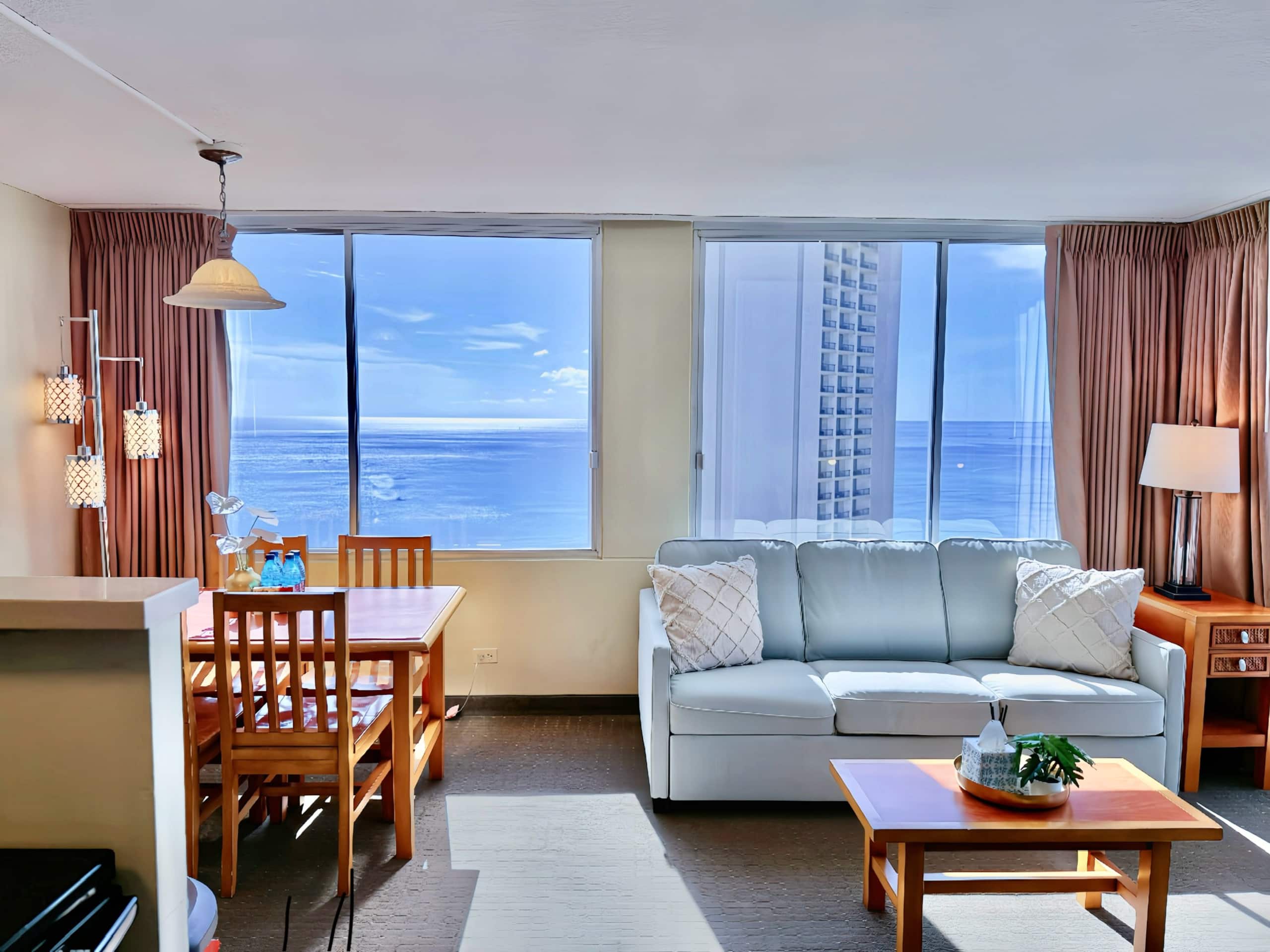 31FL-High Floor Oceanview-Waikiki-1BR-Near Beach! - Image 4