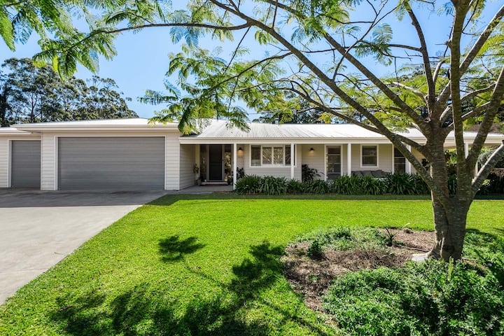 Scenic Vista Estate | Main House + Tiny House - Byron Bay