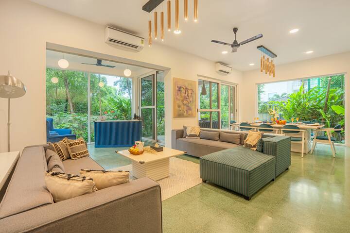 ELIVAAS Mayberry · Retreat W/ Pvt Pool, Gazebo, TV Lounge & Terraces