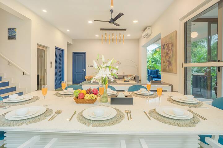 ELIVAAS Mayberry · Retreat W/ Pvt Pool, Gazebo, TV Lounge & Terraces