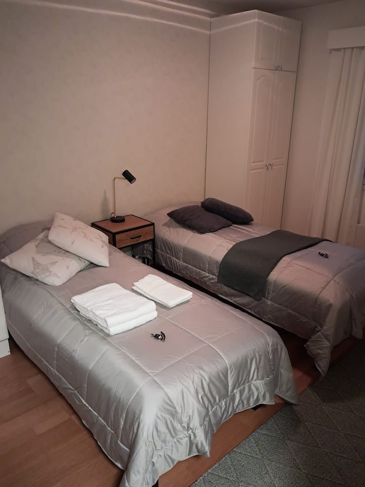 Poskladaním postelí môžete získať manželskú posteľ. 