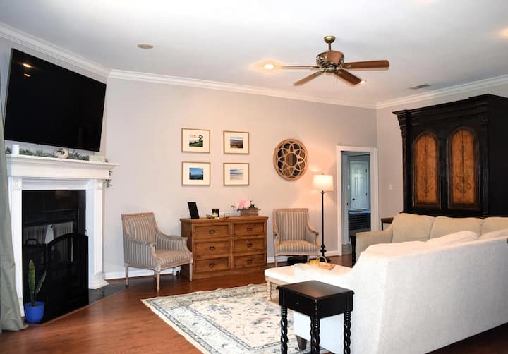 Spacious, Light, And Airy Home Away From Home. - Nash, TX