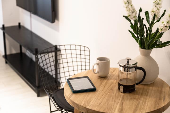 Bright studio apartment in Almagro