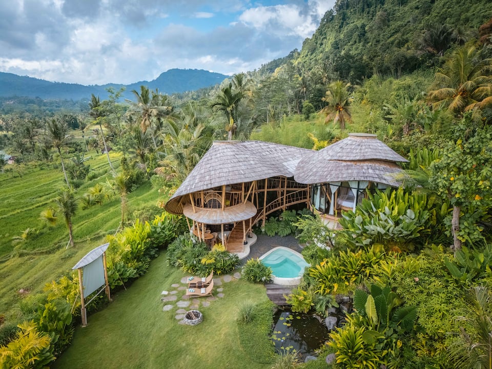 A bamboo villa facing Mount Agung, Sidemen, Bali, Indonesia, photo 3 of 10