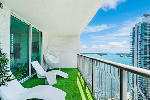 Popular Airbnb listing: Modern Miami Living with Ocean Views in Miami