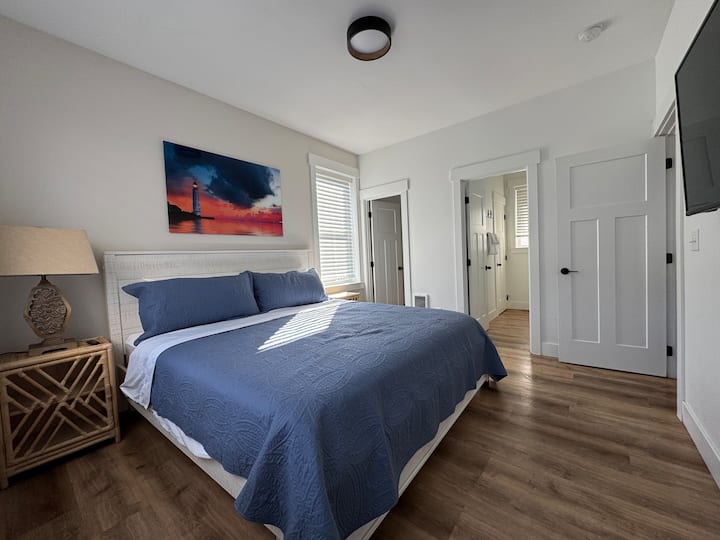Luxury Olivia Beach Retreat • Hot Tub & Game Room - Lincoln City, OR