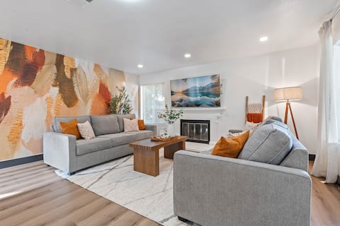 A Remarkable 5 beds Home in Highland with Pool/Spa