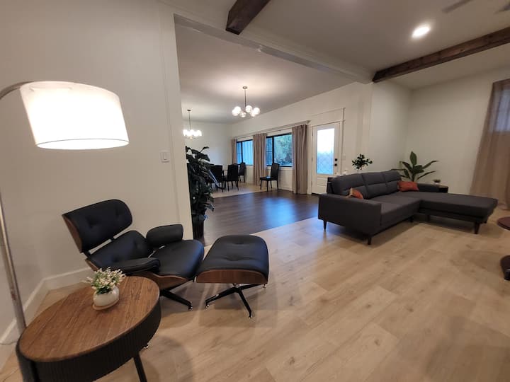 Beautiful Mid-century Ranch - Tahlequah, OK
