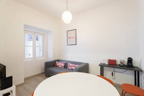 Imóvel de sucesso: calm apartment with free parking ideal for groups em Ajuda
