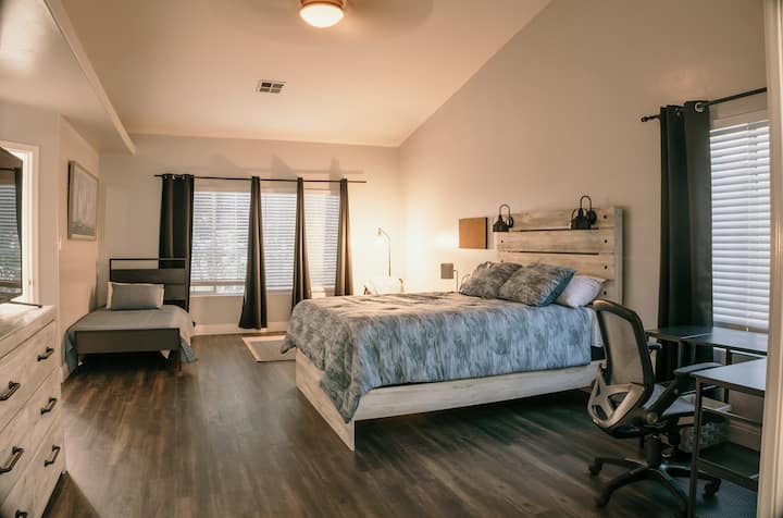 ห้องนอนใหญ่ 