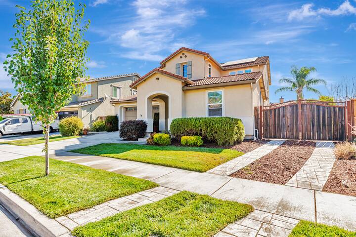 Gilroy Oasis gallery image 3