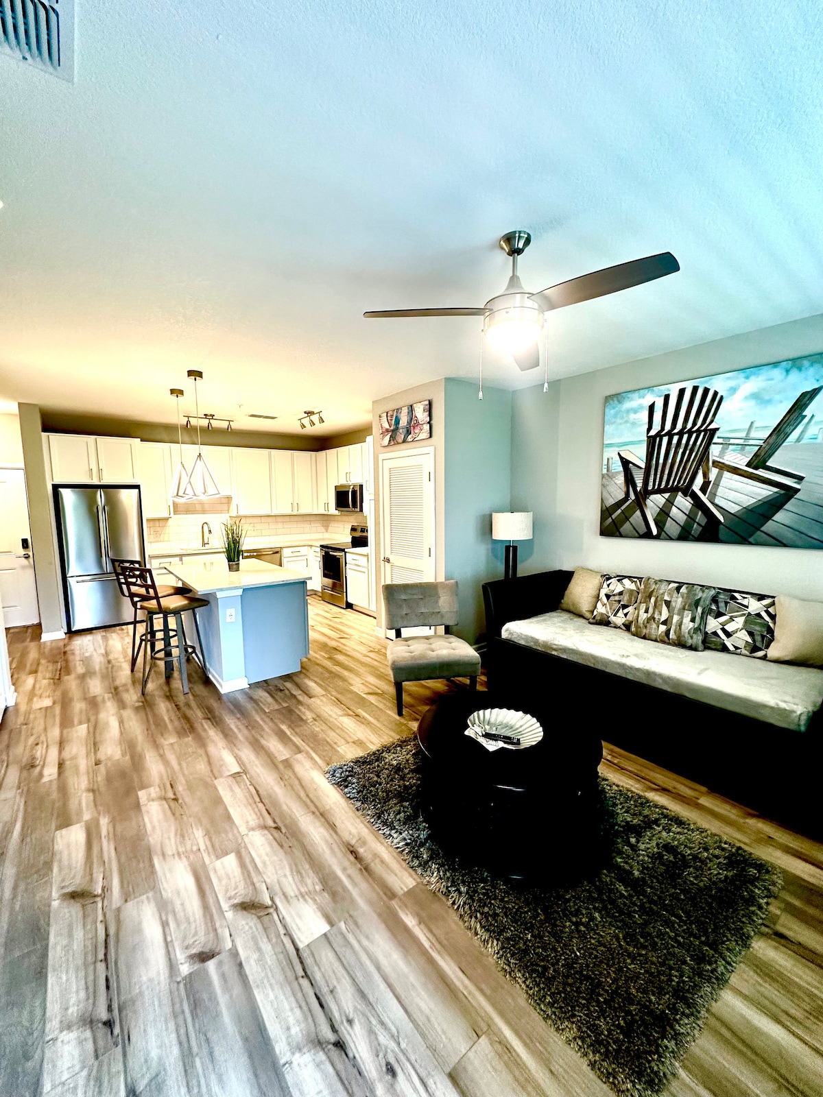 Successful Airbnb property: PlushApartmentNearAirport Zoo in Highlands