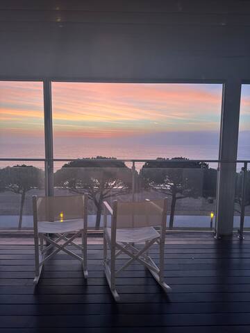 Luxury duplex with frontal Sea Views!