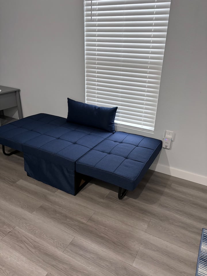 Cozy Studio Guest House - Garland, TX