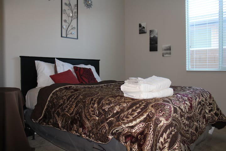 Phoenix Luxury | Westgate | Near Statefarm Stadium - Glendale, AZ