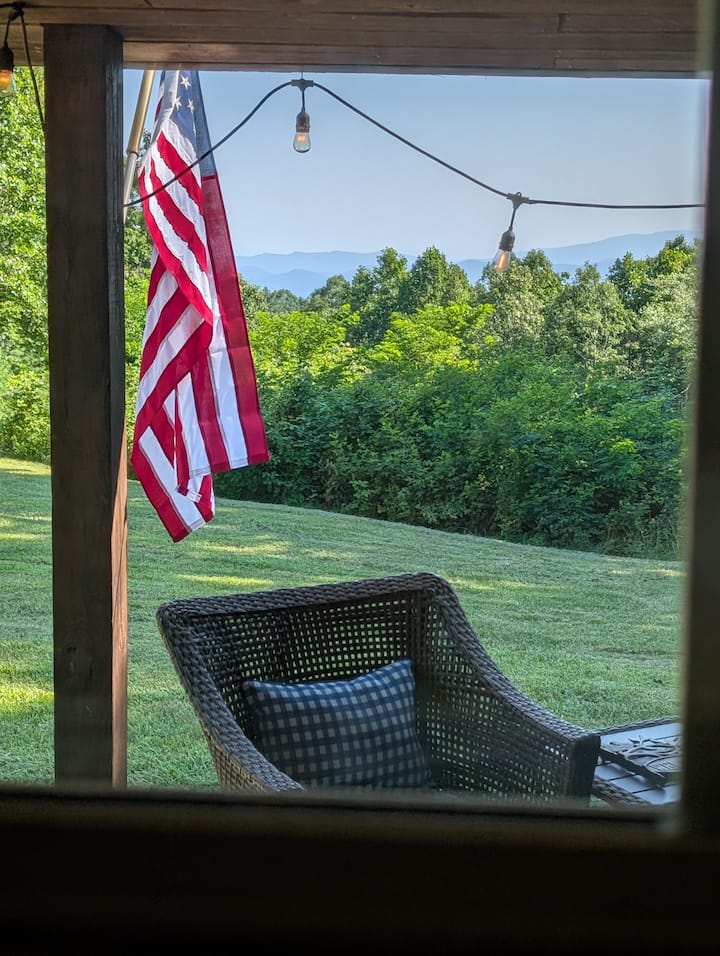 Tiny Home, Big Views On The Brp! - Virginia