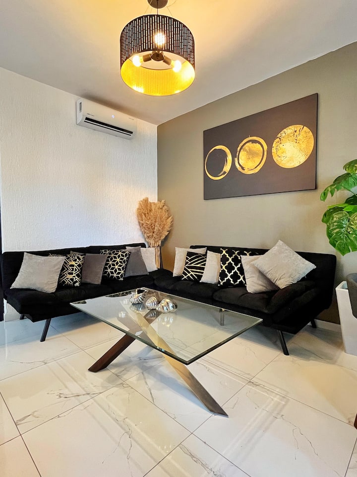 Beautiful Condo W/ Pool: 5 Mins To Beach! - Manzanillo