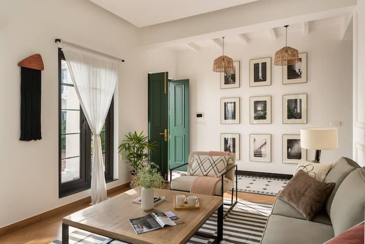 Living room image 11
