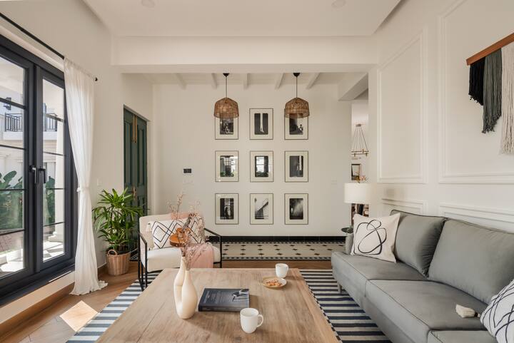 Living room image 3