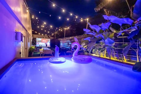 Villa with Jacuzzi-style Pool • 5 Mins Crisologo