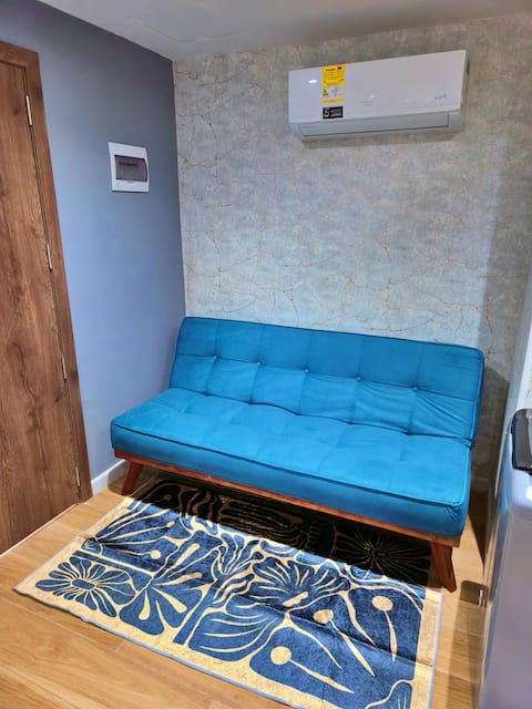 Top Airbnb: PO301 Urban Suites, Laundry Studio + Desk in Norte Centro Histórico