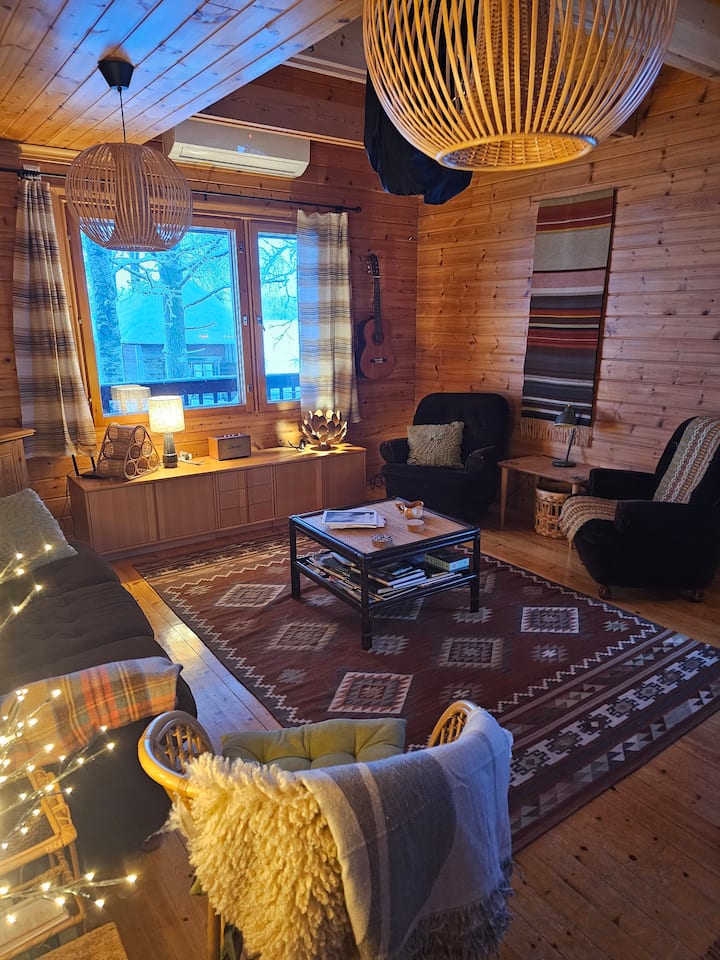 Ohola Cabin: Lakefront Retreat In Reindeer Village - Finlandia