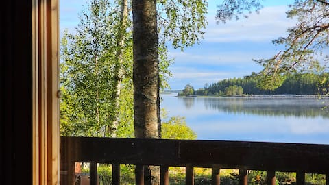 Ohola Cabin: Lakefront retreat in reindeer village
