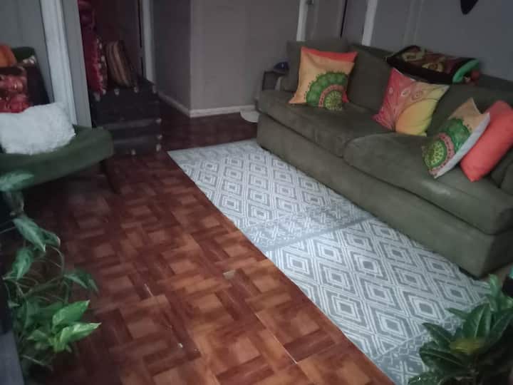 Sunny Small Room - New York