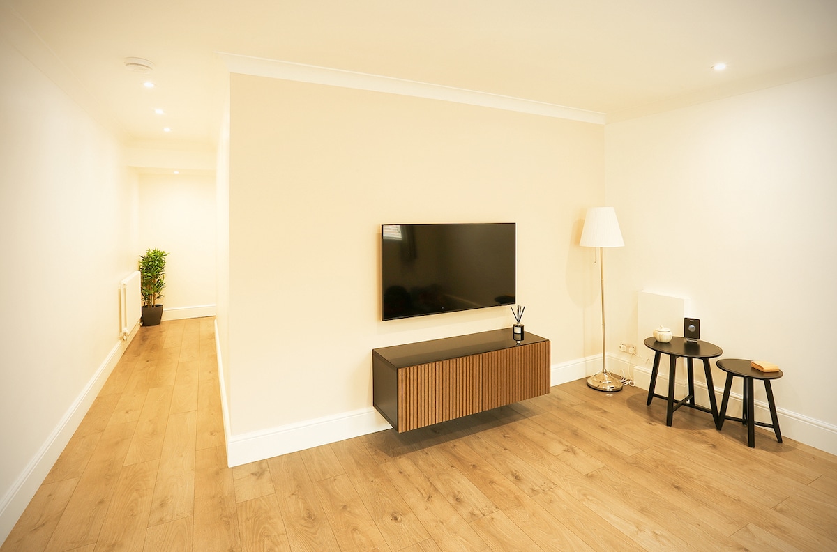 Popular Airbnb listing: Luxury cottage with Hot Tub near Pevensey Castle in Pevensey
