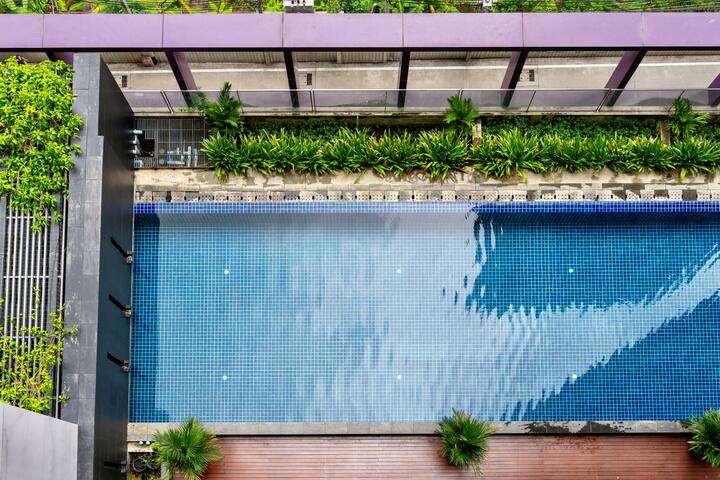 Bangkok Bliss | Work-Ready 1BD | Fiber | BTS 2 Min