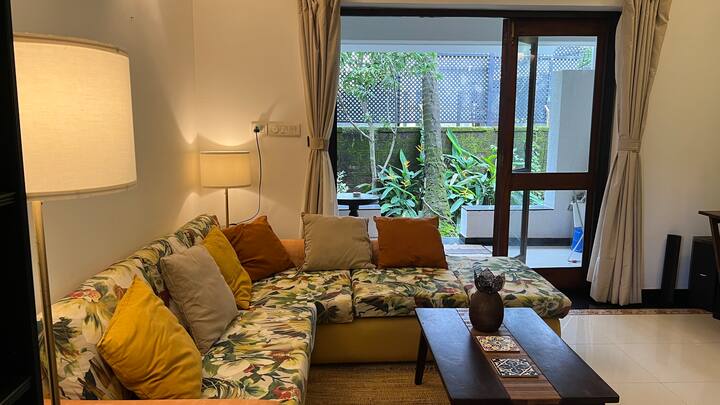 Living room image 5