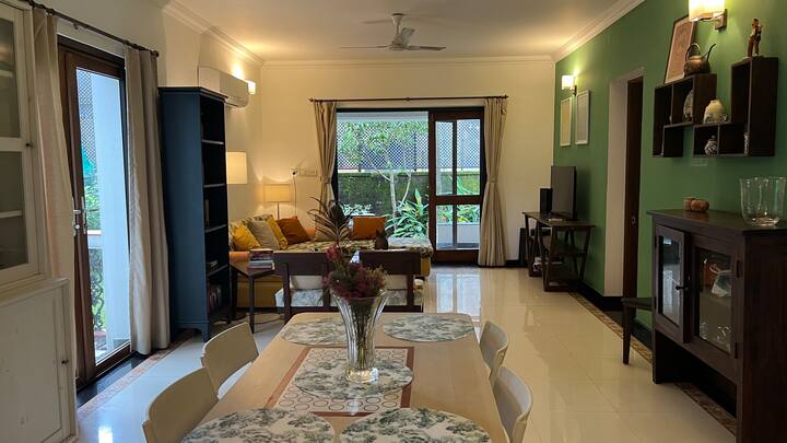 Living room image 6