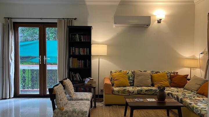 Living room image 9