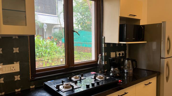 Full kitchen image 1