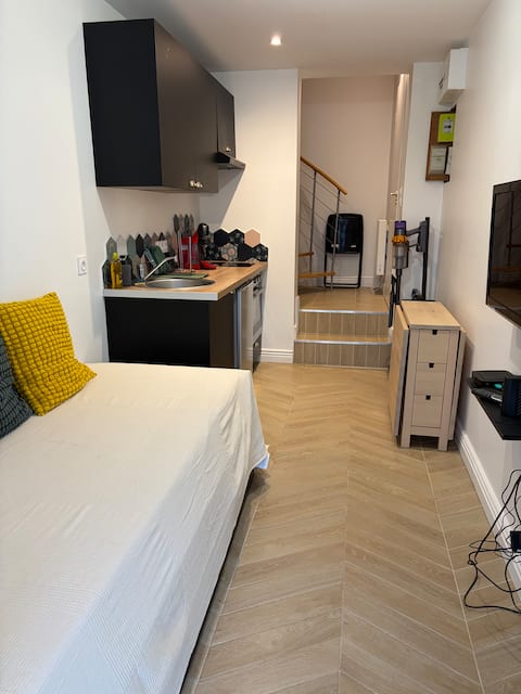 Top performing Airbnb: "La Charmette" Townhouse in Jouvence