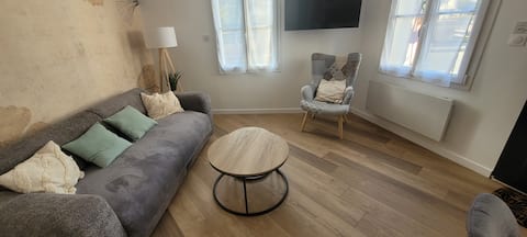 Top performing Airbnb: Cozy two-room apartment close to train station in Angers