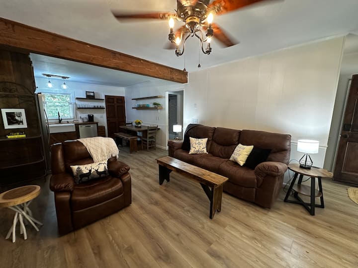 The Fox Den/rustic Log Cabin/near Gsmnp & Nnf - Franklin, NC