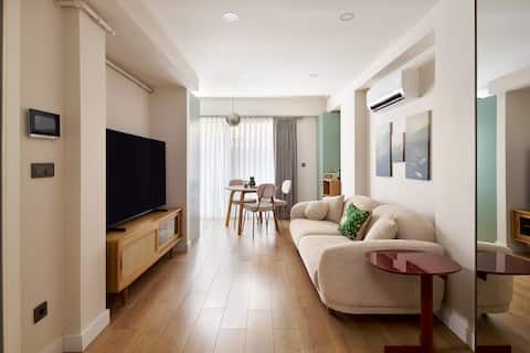 Popular Airbnb listing: T4 Kadıköy Central Apartment – Terrace Lounge in Kadıköy