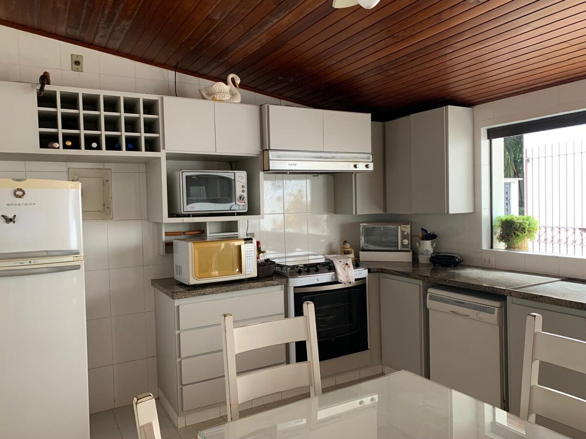 Top Airbnb: Complete farm for leisure with the family. em Jundiaí